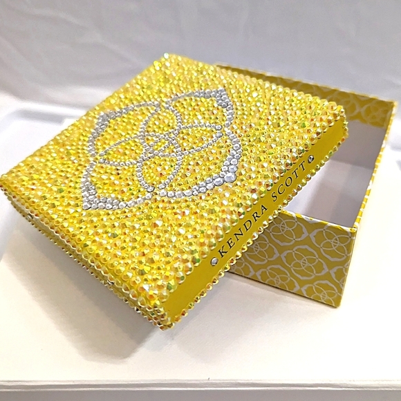 Bling Kendra Scott Box - Picture 4 of 5